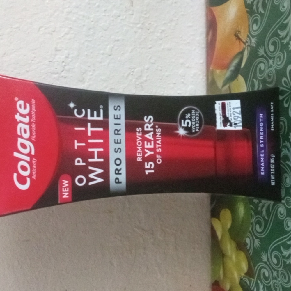 Colgate Optic white pro series
